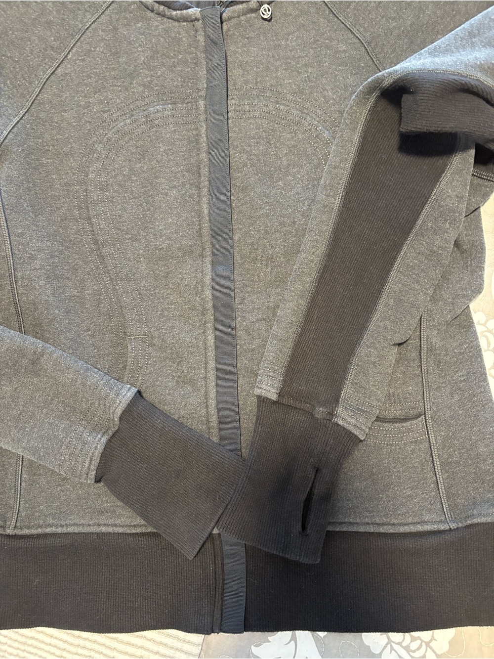 Lululemon Limited Edition 2013 Hiver Scuba Jacket ~ 10 ~ Grey - Picture 9 of 12